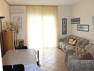 Bilocale in Vendita a Bibbona, zona Marina di Bibbona, 145'000€, 45 m², arredato