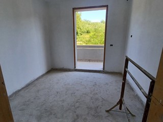 Trilocale in Vendita a Monte Grimano Terme, zona Montelicciano, 128'000&euro;, 100 m², con Box
