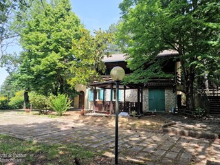 Casa Indipendente in Vendita a Passignano sul Trasimeno, zona Castel Rigone, 270'000€, 183 m²