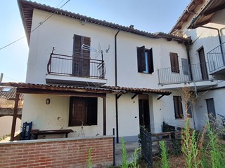 Villetta a schiera in Vendita a San Marzano Oliveto, zona centro, 38'000&euro;, 138 m²