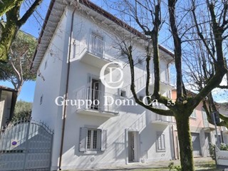 Quadrilocale in Vendita a Forte dei Marmi, 1'000'000€, 90 m², arredato
