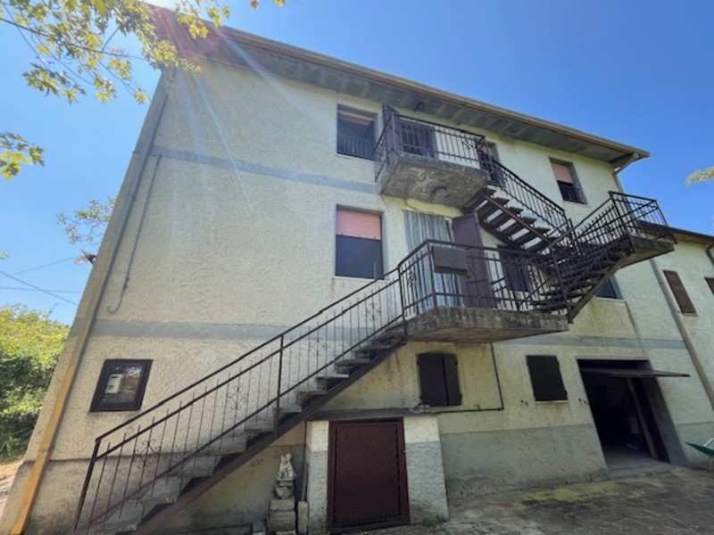 Casa Semi Indipendente in Vendita a Pennabilli, 140'000&euro;, 230 m², arredato, con Box