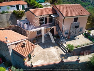 Casa Indipendente in Vendita a Savona, 499'000€, 180 m²