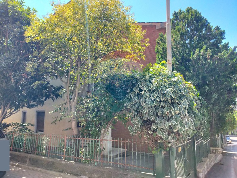 Quadrilocale in Vendita a Perugia, zona Madonna Alta, 160'000€, 163 m²