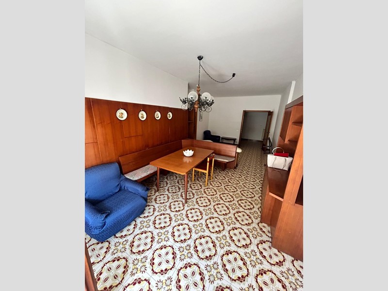 Appartamento in Vendita a Carrara, zona Avenza, 215'000€, 150 m²