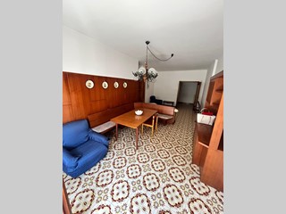 Appartamento in Vendita a Carrara, zona Avenza, 215'000€, 150 m²