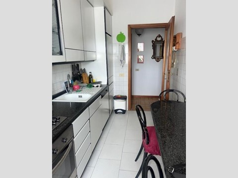 Appartamento in Vendita a Carrara, zona Avenza, 175'000€, 115 m², arredato