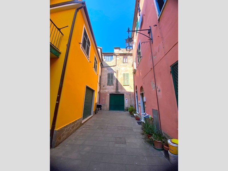 Casa Semi Indipendente in Vendita a Moneglia, 390'000€, 310 m²