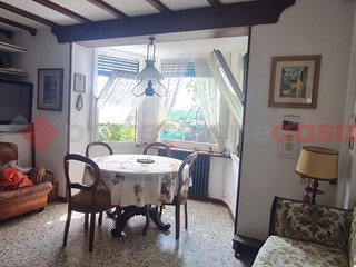 Villa in Vendita a Belgirate, 350'000€, 170 m², arredato