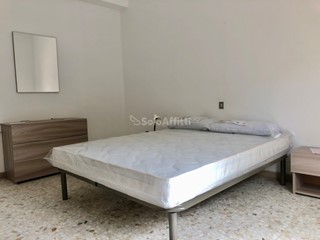 Stanza in Affitto a Catanzaro, zona Giardini - San Leonardo, 200&euro;, 140 m², arredato