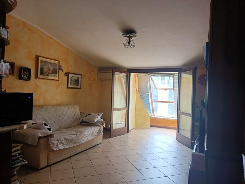 Trilocale in Vendita a Lumezzane, zona san Sebastiano , 65'000€, 80 m², arredato