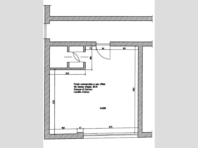 Ufficio in Vendita a Carrara, zona Avenza, 55'000€, 35 m²