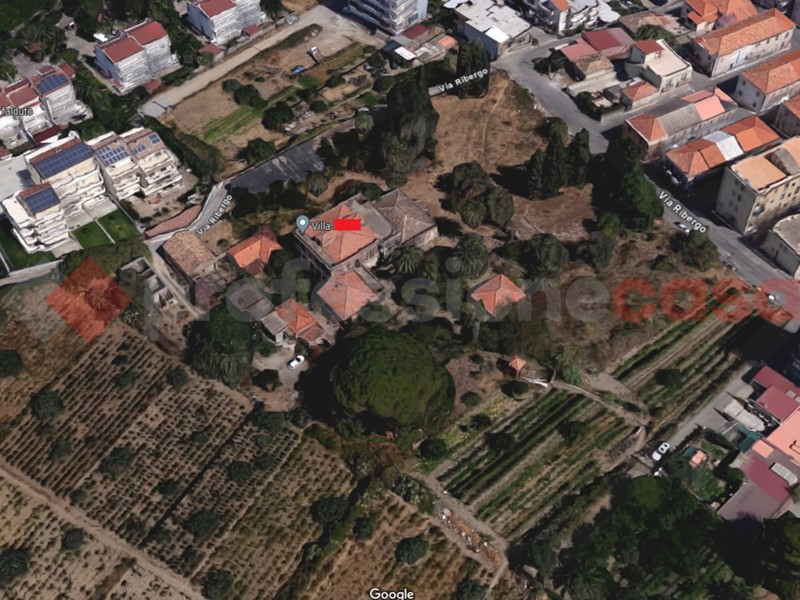Villa in Vendita a Reggio Calabria, 800'000€, 1000 m²