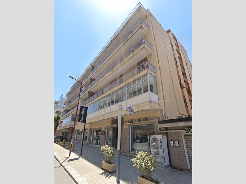 Trilocale in Vendita a Reggio Calabria, 123'000€, 127 m²