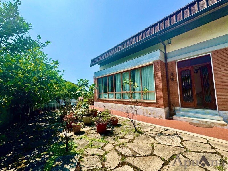 Villa in Vendita a Massa, 520'000&euro;, 250 m²