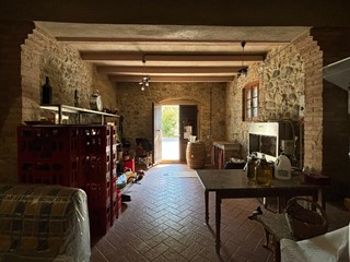 Attività commerciale in Vendita a Chianni, 380'000€, 4550 m²