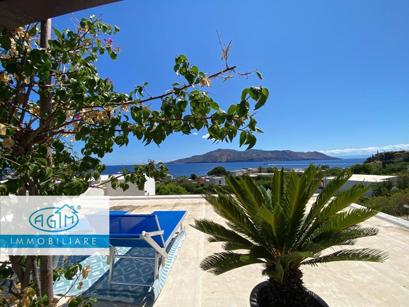 Casa Indipendente in Vendita a Santa Marina Salina, 375'000€, 70 m², arredato