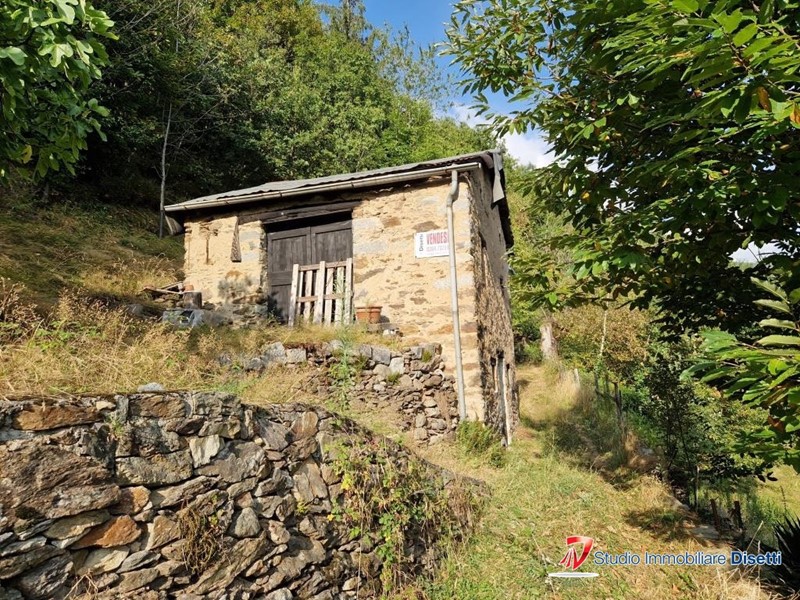 Casale in Vendita a Berzo Demo, 22'000€, 40 m²