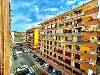 Quadrilocale in Vendita a Napoli, zona Arenella, 470'000€, 120 m²