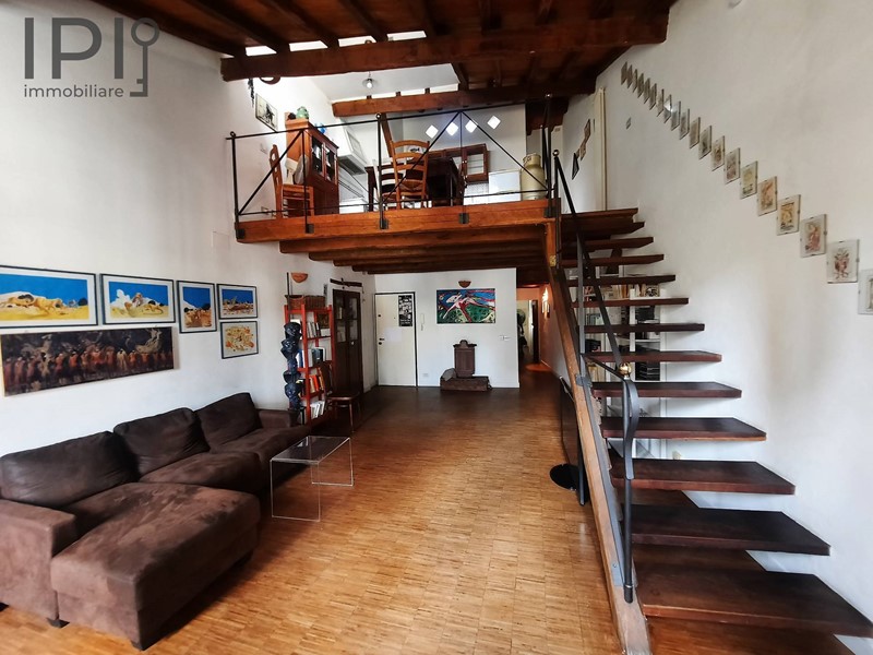 Quadrilocale in Vendita a Savona, zona Centro, 225'000€, 107 m²