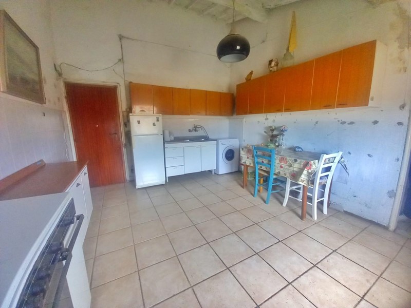 Trilocale in Vendita a Gambassi Terme, zona Case Nuove - Ricavoli, 35'000€, 60 m²