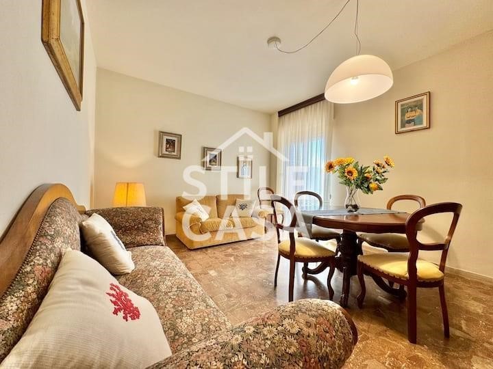 Quadrilocale in Vendita a Camaiore, zona Lido di Camaiore, 380'000&euro;, 90 m², arredato