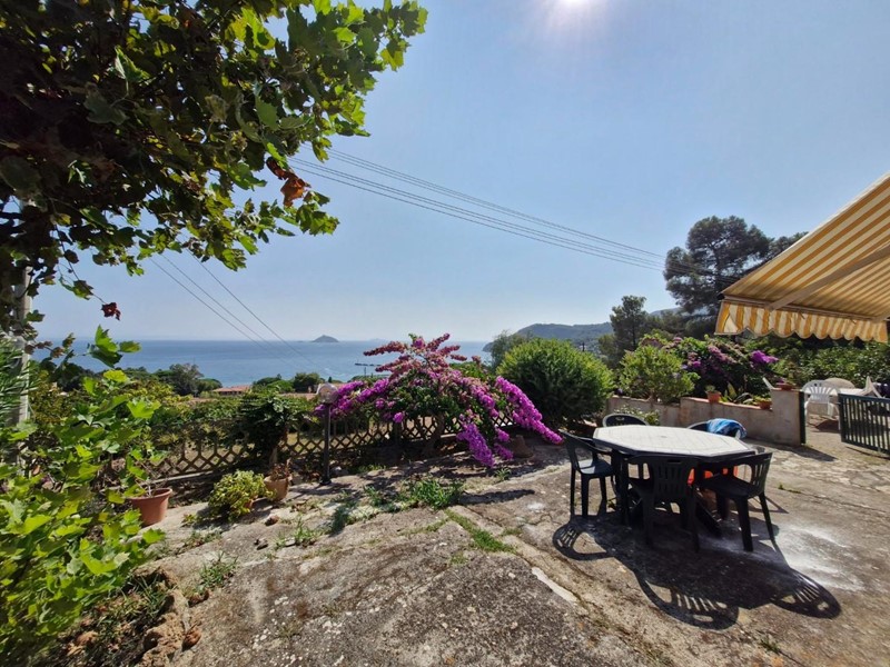 Villa bifamiliare in Vendita a Rio, zona Cavo, 410'000&euro;, 114 m², arredato
