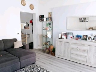 Casa Indipendente in Vendita a Carrara, zona Avenza, 180'000€, 140 m²