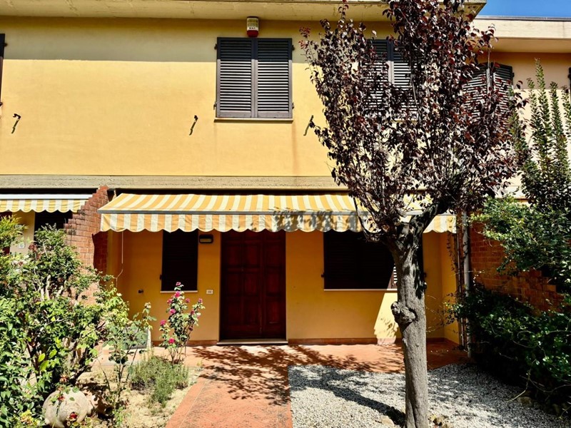 Villetta a schiera in Vendita a Terricciola, zona Selvatelle, 218'000€, 120 m², arredato, con Box