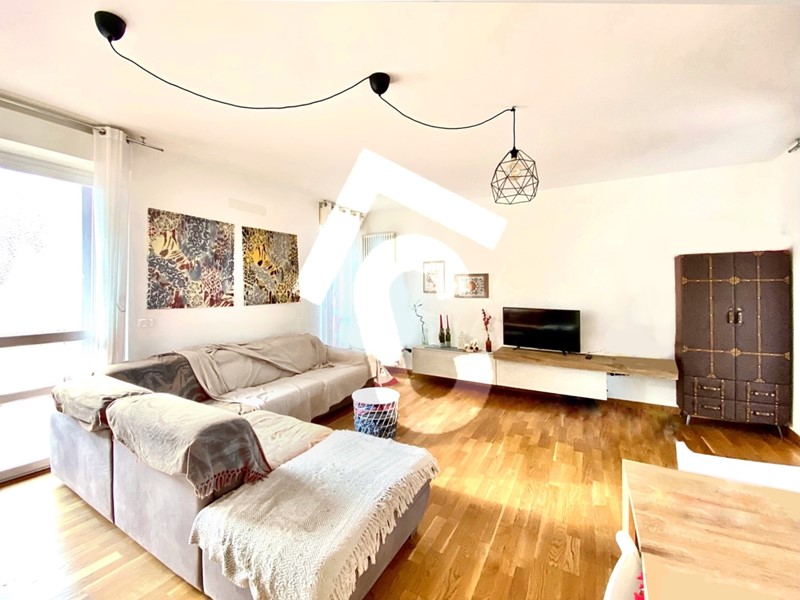 Trilocale in Vendita a Jesi, zona ZONA 1A, 175'000€, 114 m², con Box