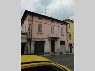 Attività commerciale in Vendita a Fornovo di Taro, 45'000&euro;, 75 m²