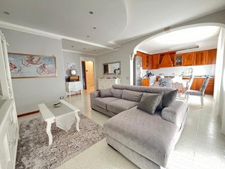 Quadrilocale in Vendita a San Bonifacio, zona Prova, 240'000€, 125 m², con Box