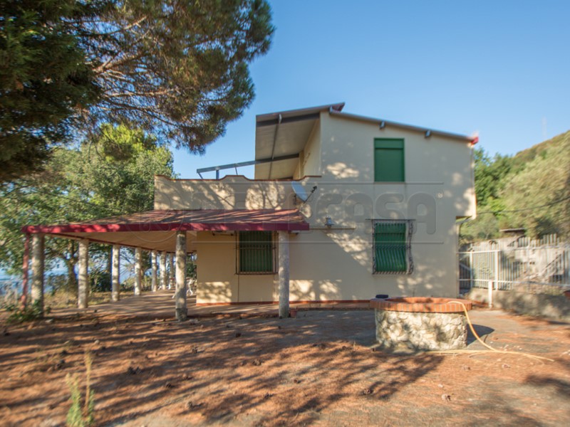 Villetta a schiera in Vendita a Messina, 170'000€, 130 m²