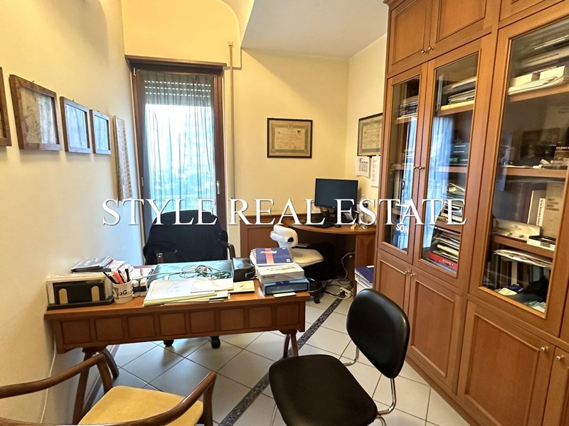 Ufficio in Vendita a Siracusa, zona Gelone/Adda, 159'000&euro;, 145 m²