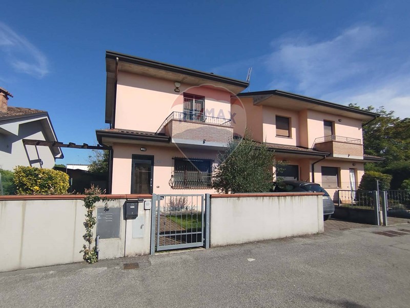 Villa bifamiliare in Vendita a Lagosanto, 167'000€, 103 m²