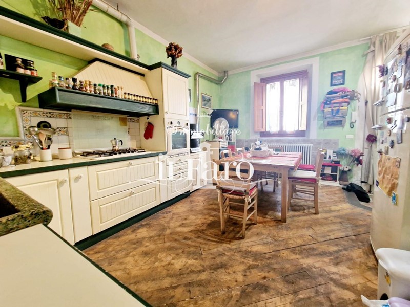 Casa Indipendente in Vendita a Campi Bisenzio, 225'000€, 97 m²