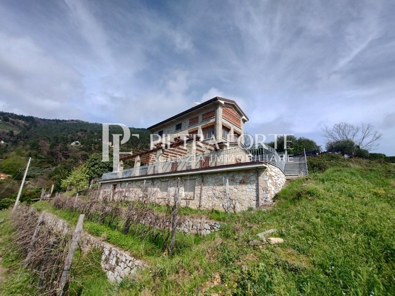 Casa di corte in Vendita a Pietrasanta, zona Strettoia, 1'300'000€, 180 m²