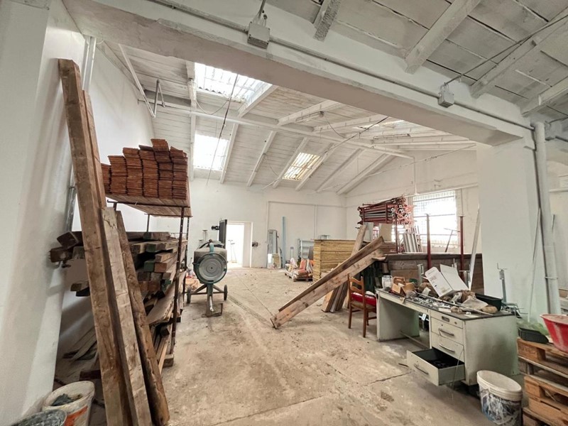 Capannone in Affitto a Colognola ai Colli, zona San Vittore, 1500 m²