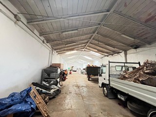 Capannone in Affitto a Colognola ai Colli, zona San Vittore, 1500 m²