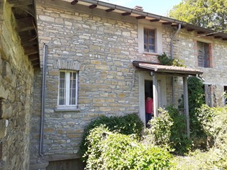 Casa Semi Indipendente in Vendita a Terenzo, 50'000&euro;, 195 m²