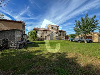 Terreno edificabile in Vendita a Jesi, zona ZONA 2B, 149'000€, 400 m²