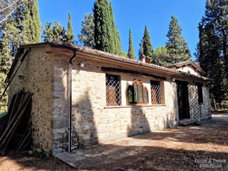 Casa Indipendente in Vendita a Umbertide, zona Montecorona, 380'000€, 171 m², arredato
