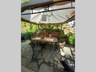 Casa Semi Indipendente in Vendita a Riccò del Golfo di Spezia, zona San Benedetto, 250'000€, 155 m², arredato, con Box