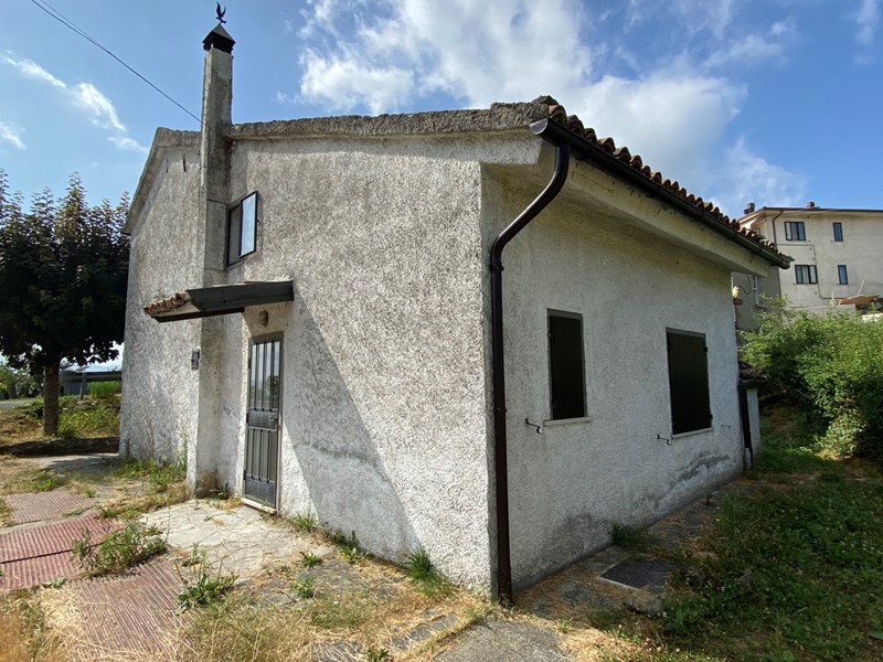 Casa Semi Indipendente in Vendita a Novafeltria, zona Perticara, 53'000€, 120 m²