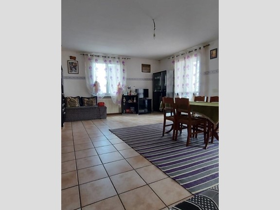 Appartamento in Vendita a Fornovo di Taro, zona RiccÃ², 125'000&euro;, 112 m²