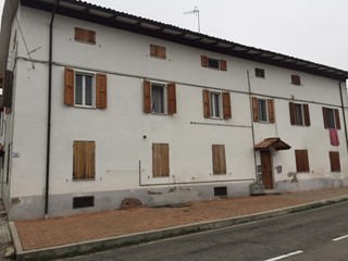 Bilocale in Vendita a Fornovo di Taro, zona Sivizzano, 52'000&euro;, 98 m²