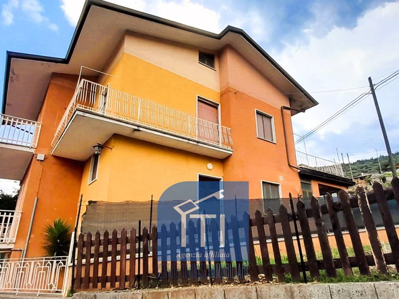 Villa in Vendita a Sant'Elia Fiumerapido, 79'000€, 230 m²