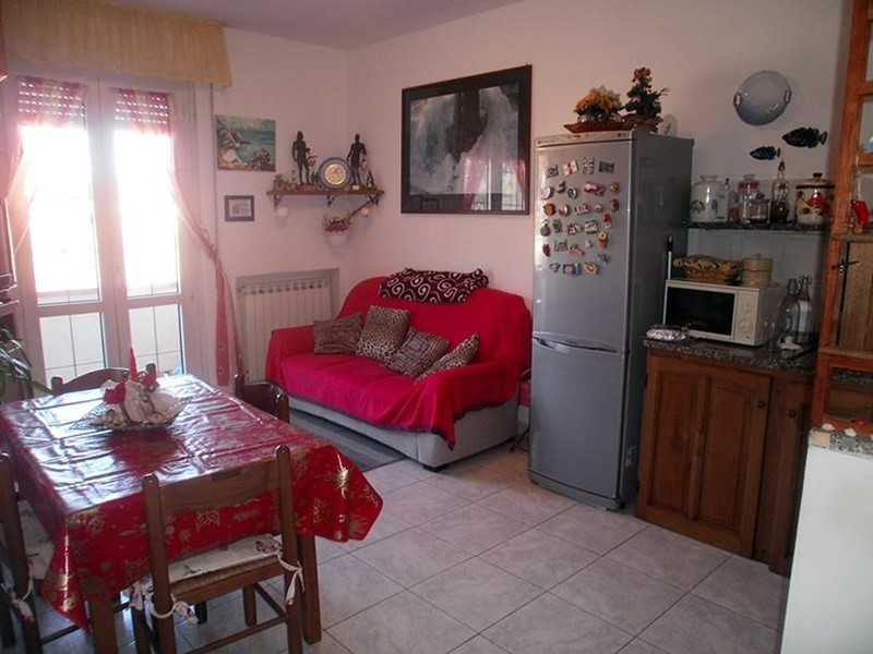 Quadrilocale in Vendita a Ameglia, zona Ameglia Bivio, 140'000€, 60 m², arredato, con Box