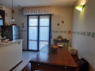 Quadrilocale in Vendita a Montopoli in Val d'Arno, zona San Romano, 135'000€, 80 m², con Box