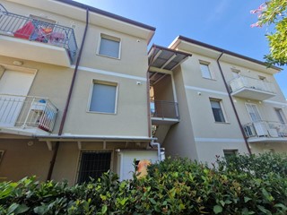 Trilocale in Vendita a Rosignano Marittimo, zona Vada, 157'000€, 60 m², arredato